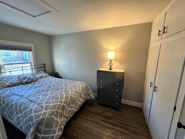 Photo - 349 William St