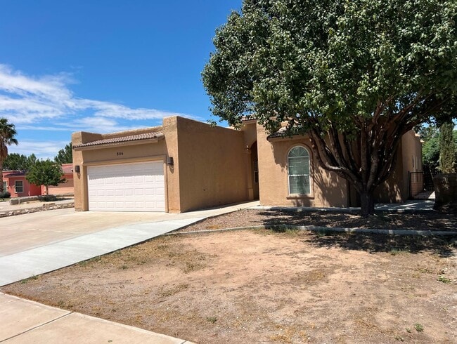 Building Photo - 806 Elsa Ct
