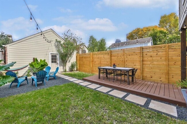 Photo - 1018 Ruthven St