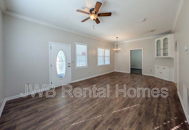 Photo - 4445 Irvington Ave