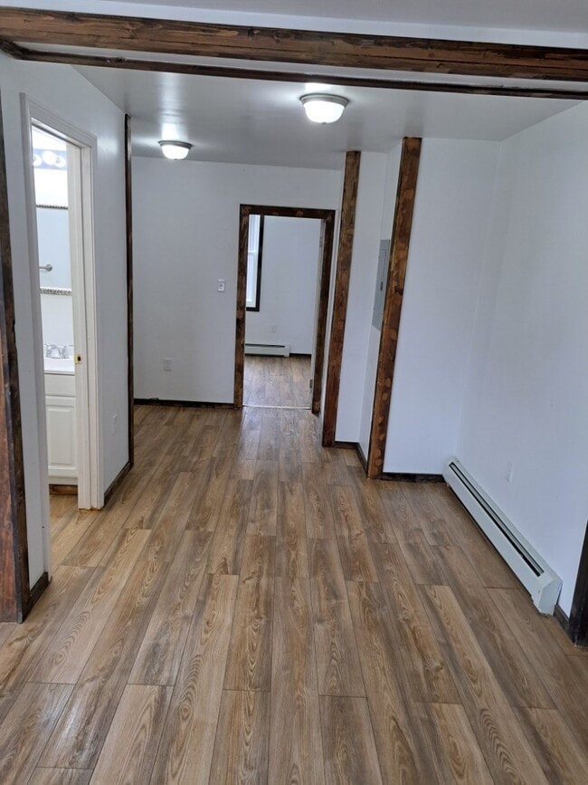 Building Photo - 357 Main St Rental