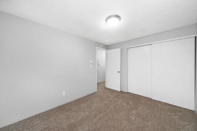 Photo - Lovely 2 Bedroom, Hurry In Today!! $500 VISA GIFTCARD AT MOVE IN, JUST IN TIME FOR THE HOLIDAYS!