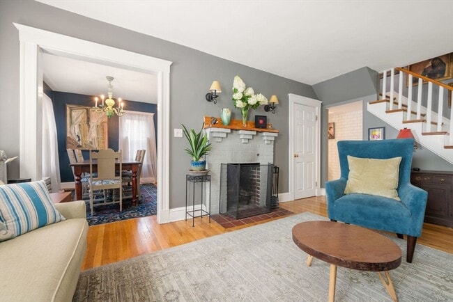 16 Longfellow Rd