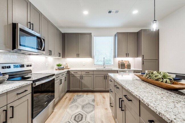 Photo - Aura 3Twenty