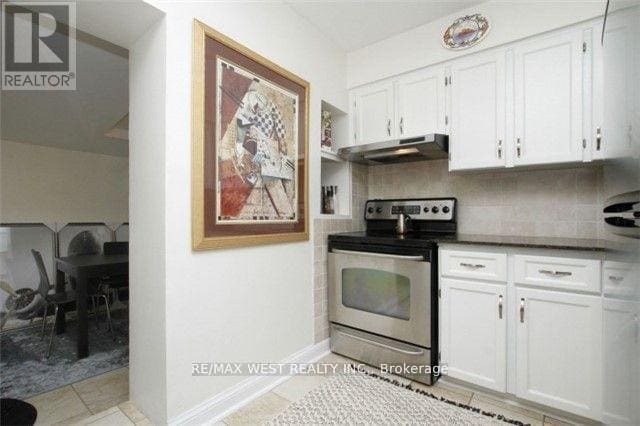 Photo - 730 Logan Ave