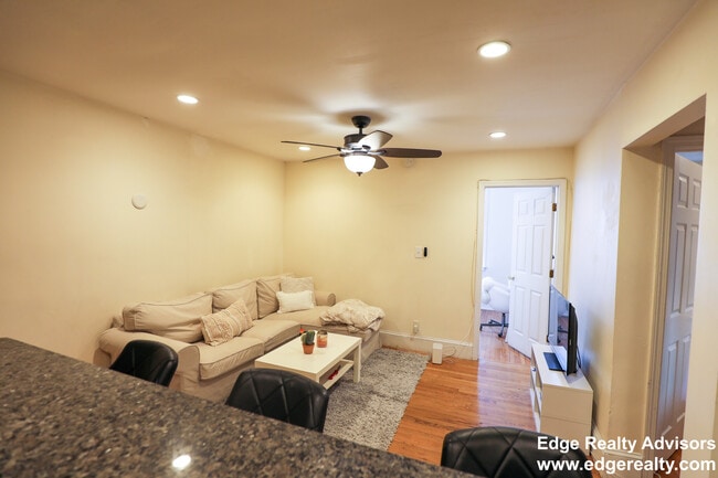 Photo - 324 Saint Paul St Unidad 1