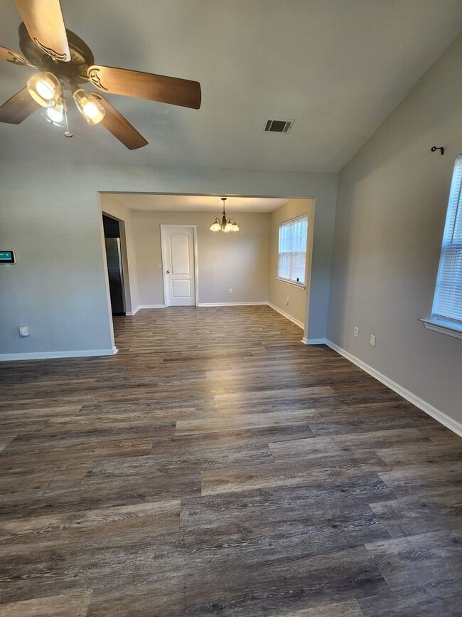 Photo - 1073 Cassidy Ln