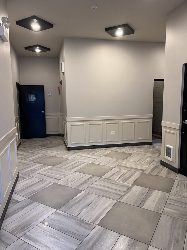 Photo - 1208 E 64th St