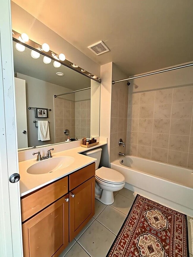 Photo - 758 N Larrabee St Unidad 831