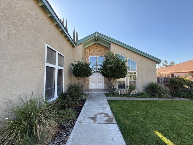 Photo - Nicely updated home in established Turlock...