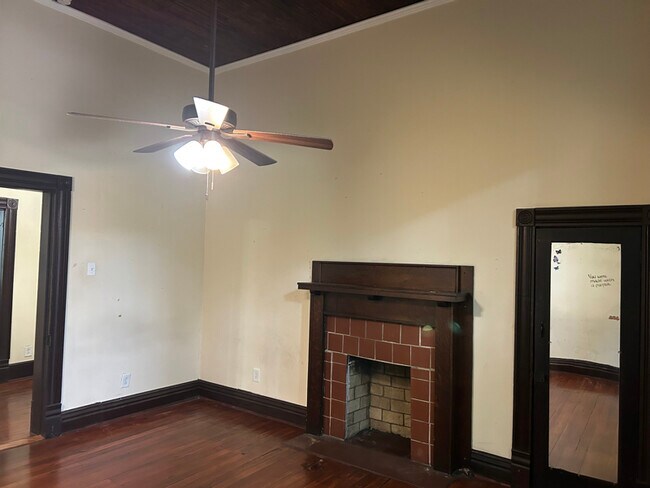 Photo - 424 E Bell St