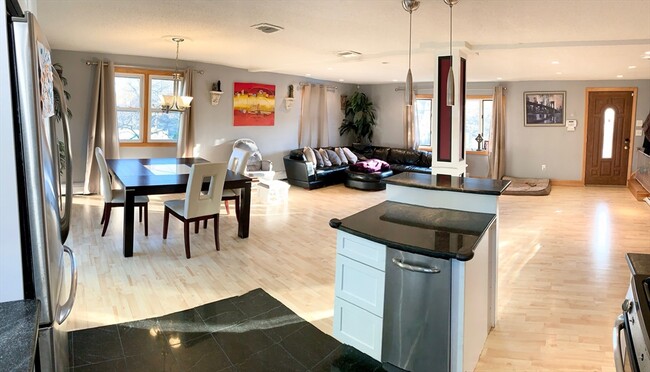 Building Photo - 188 Middlesex Ave Unit 188