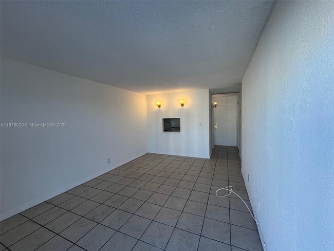 Photo - 4550 NW 9th St Unit 707E