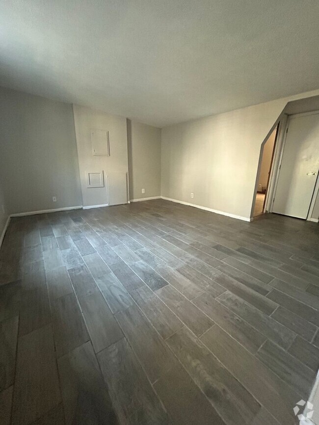 Building Photo - 4640 Izard St Unit 3 Rental