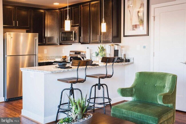 Photo - 607 7th St Unit 100,103