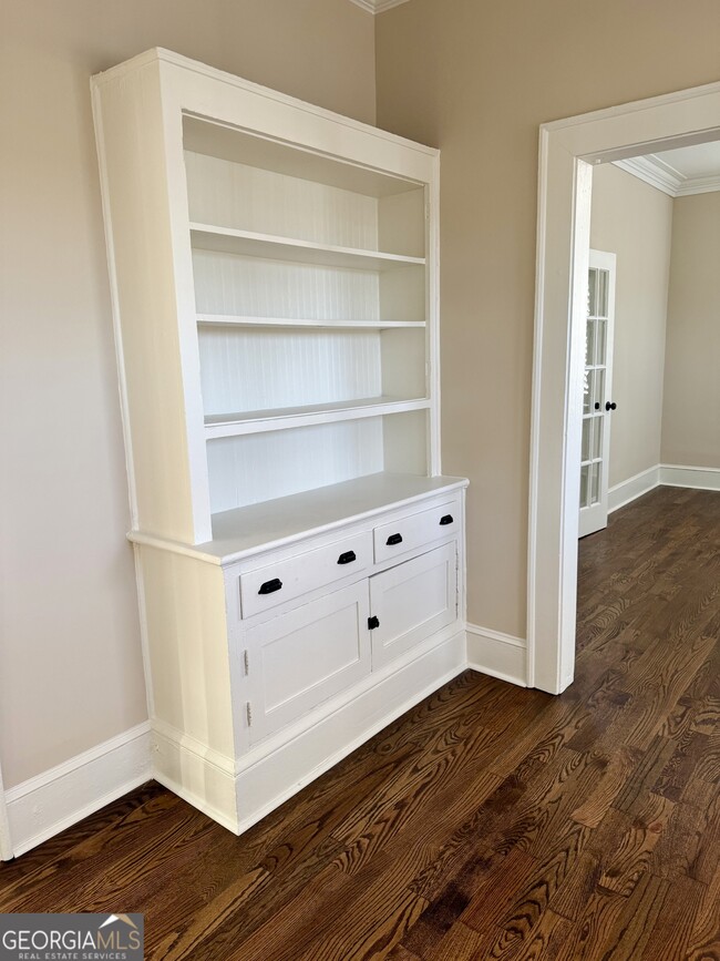 Photo - 494 Parkway Dr NE