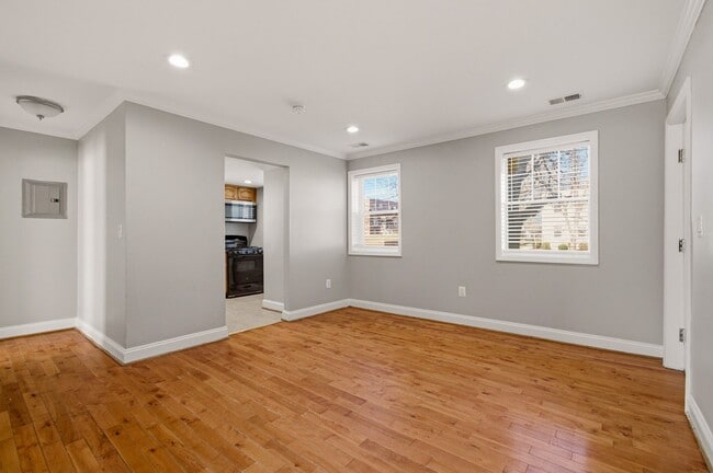 Photo - Congress Heights Three Bedroom W/Washer & Dryer In Unit!