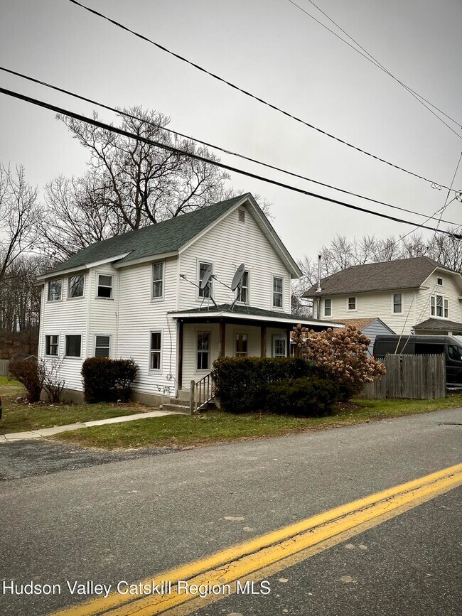 Building Photo - 189 Maple Ave