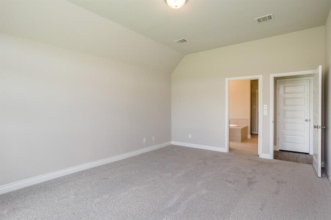 Building Photo - 1639 Rosedale Dr