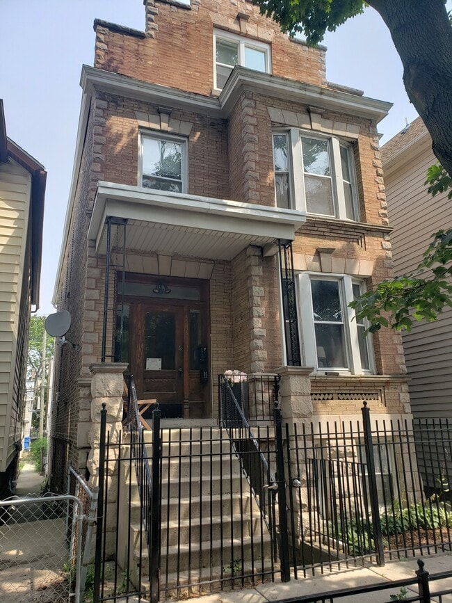 Photo - 2102 W Barry Ave Unit 1