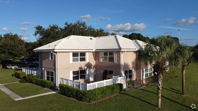 Building Photo - 1912 Stratford Way Rental