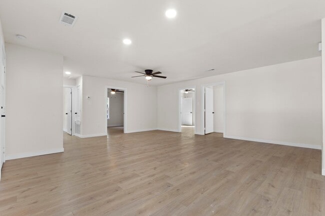 Photo - Lease Opportunity in Arlington!