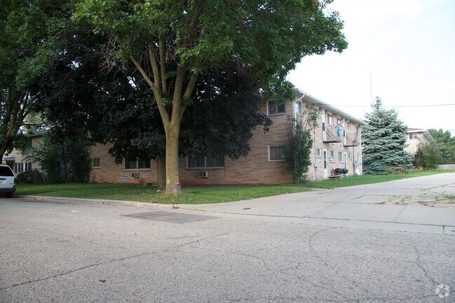 Photo - 1717-1721 Blossom Ln