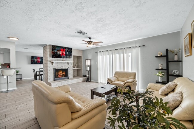 Photo - 9907 Towne Tower Ln