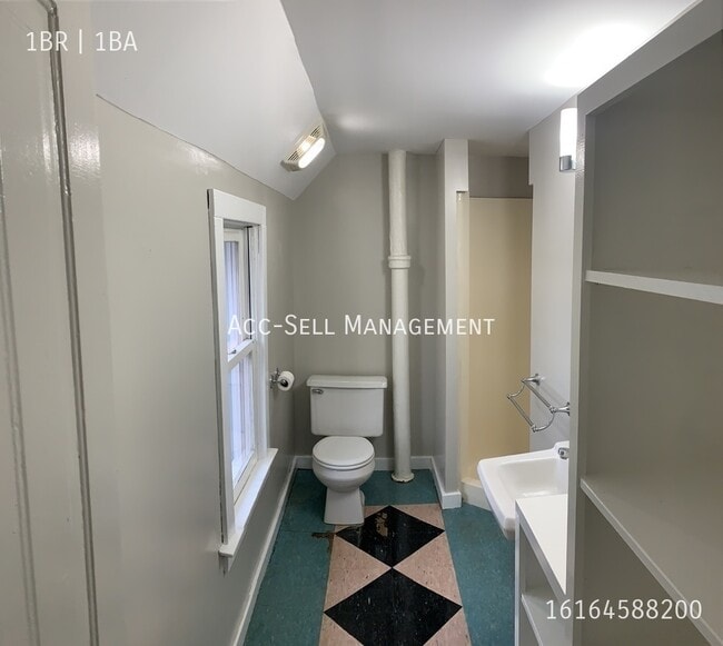 Photo - 104 Diamond Ave SE Unit 2