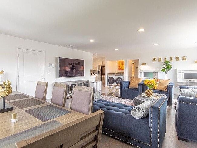 Photo - 201 Catherine St Unit 2