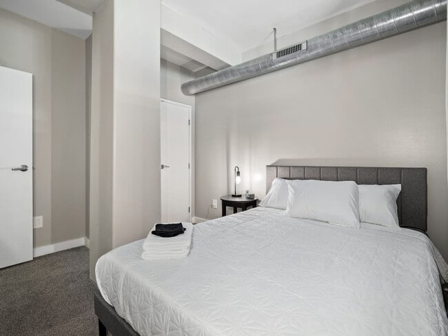 Photo - 1211 W 9th St Unidad ID1061062P