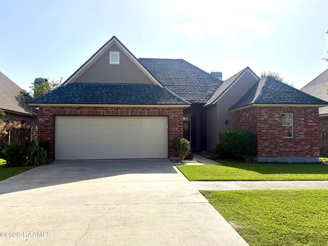 Building Photo - 120 Mirada Ln