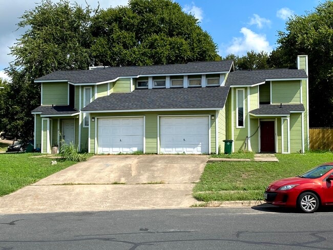 Unit A is on the left and Unit B is on the right - 8107 Hood Cir Unit B