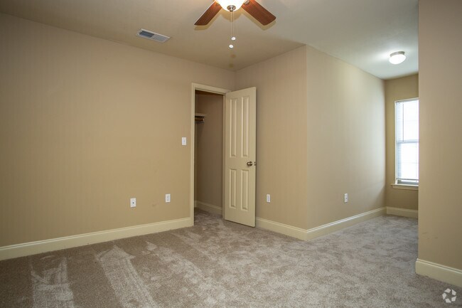 3BR, 2.5BA - 1627 SF