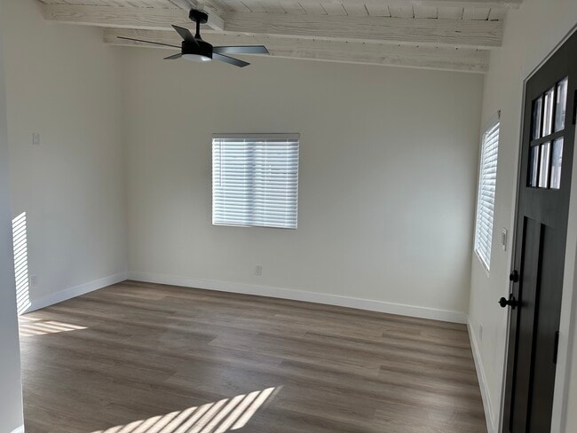 Living room - 24273 Arch St Unit Fully Renovated