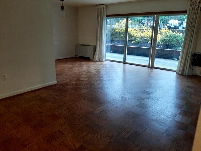Living room - 3535 Chevy Chase Lake Dr Unit Hamlet House