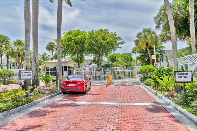 Photo - 17485 NW 67th Ct Unit D-21