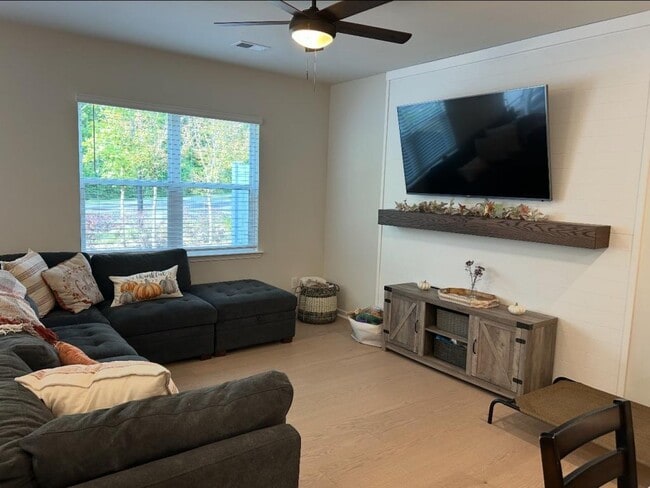 Photo - 6021 Caprera Wy