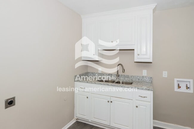 Photo - 3266 Lancing Ln