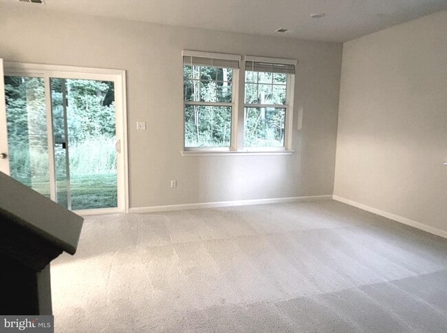 Photo - 7928 Patterson Wy