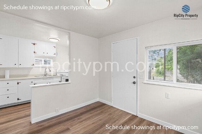 Photo - 424 Division St