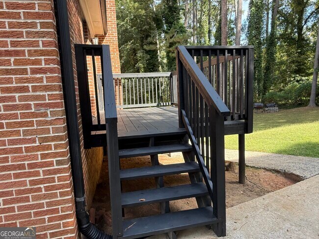 Photo - 1832 King George Ln SW