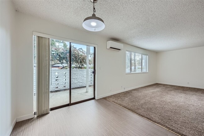 Photo - 12737 Greenwood Ave N Unidad A