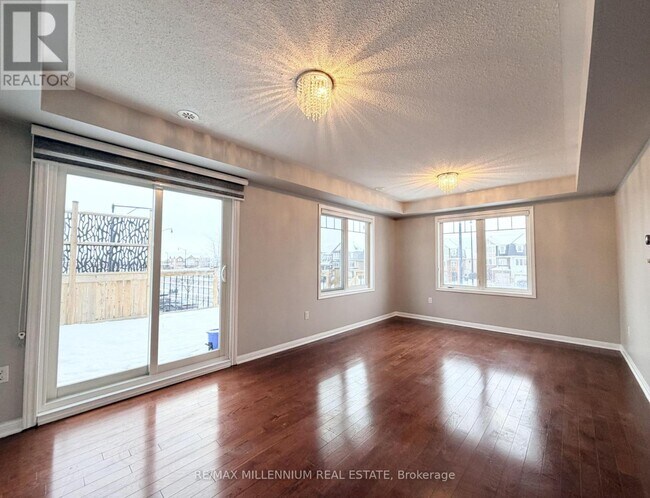 Photo - 16 Saunter Ct