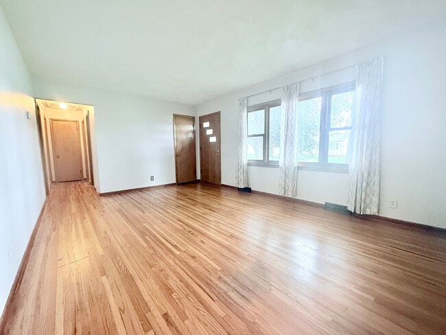 Living room - 1205 Dorothy Dr