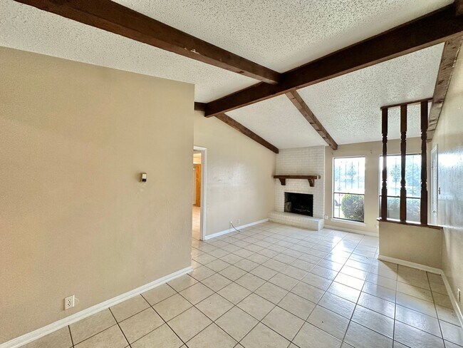 Photo - 2202 Shoemaker Dr Unidad 2202-2 Shoemaker