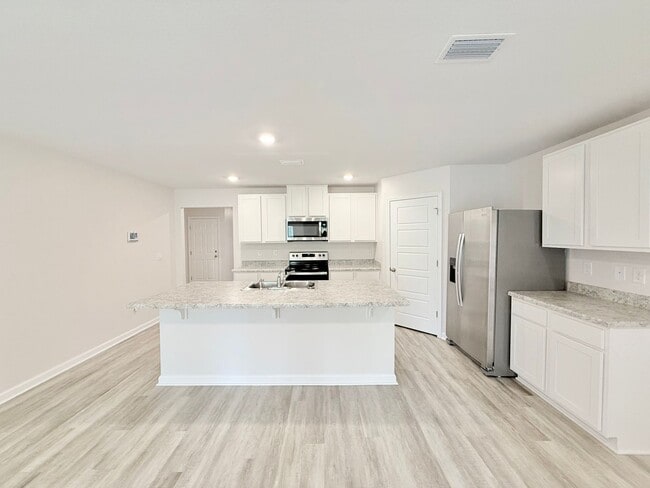 Photo - Spacious 4-Bedroom Home - Bridlewood