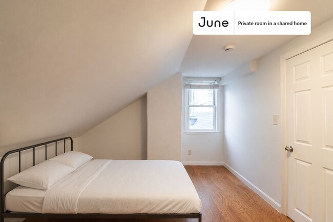 Building Photo - Room in Shared 4 bed/4 bath home in East Cambridge