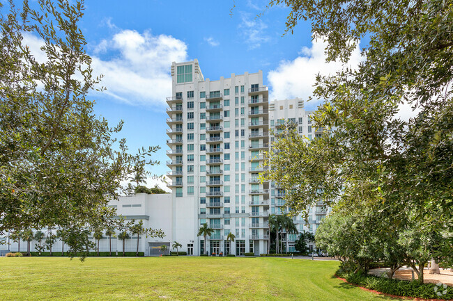 Building Photo - 300 S Australian Ave Unit 1520 Rental