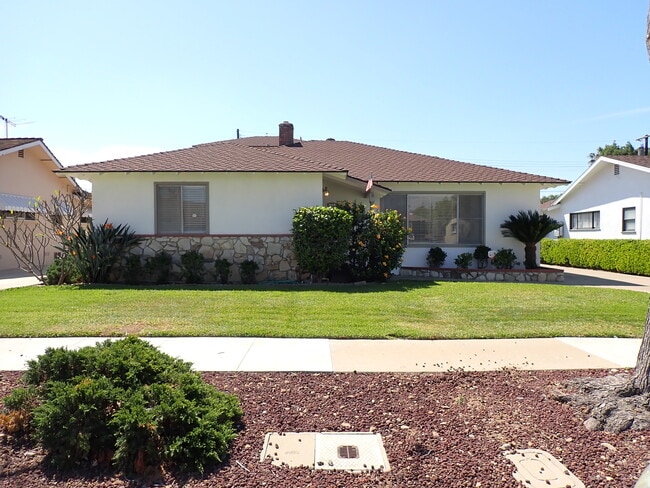 Building Photo - 1324 E Madison Ave